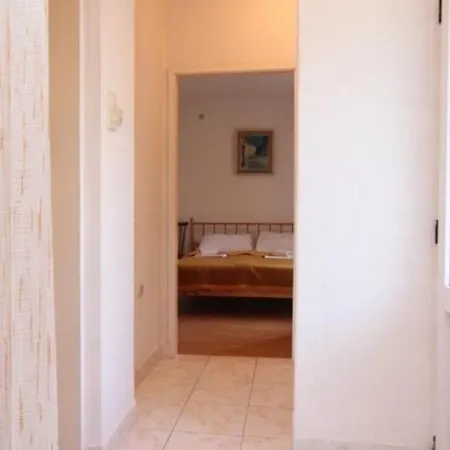 Rudez Apartment Gradac (Split-Dalmatia)