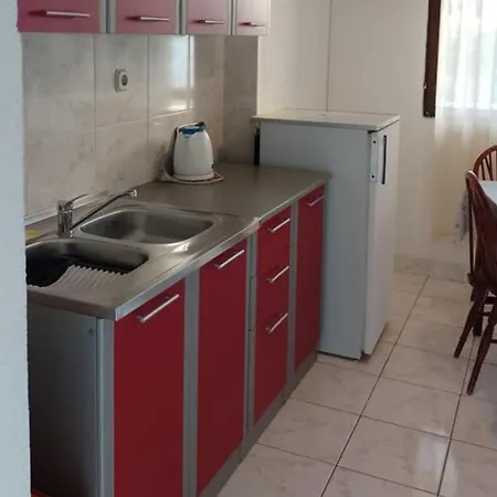 Apartment Rudez Gradac (Split-Dalmatia)