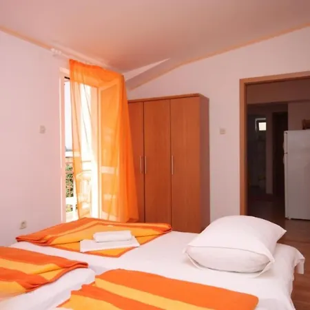 Rudez Apartment Gradac (Split-Dalmatia)
